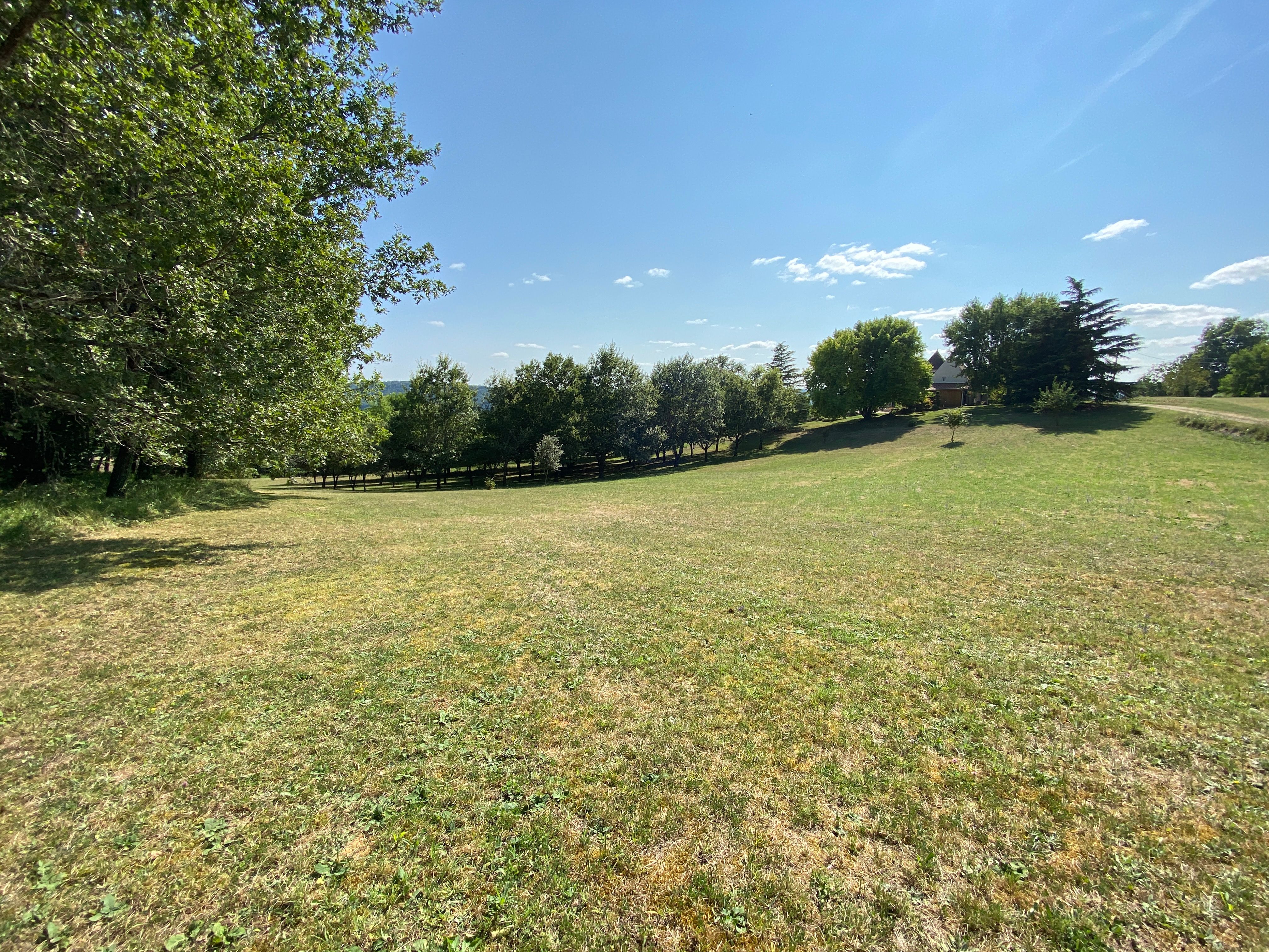 À vendre – Beau terrain constructible avec Cu à Coux-et-Bigaroque à Chalagnac