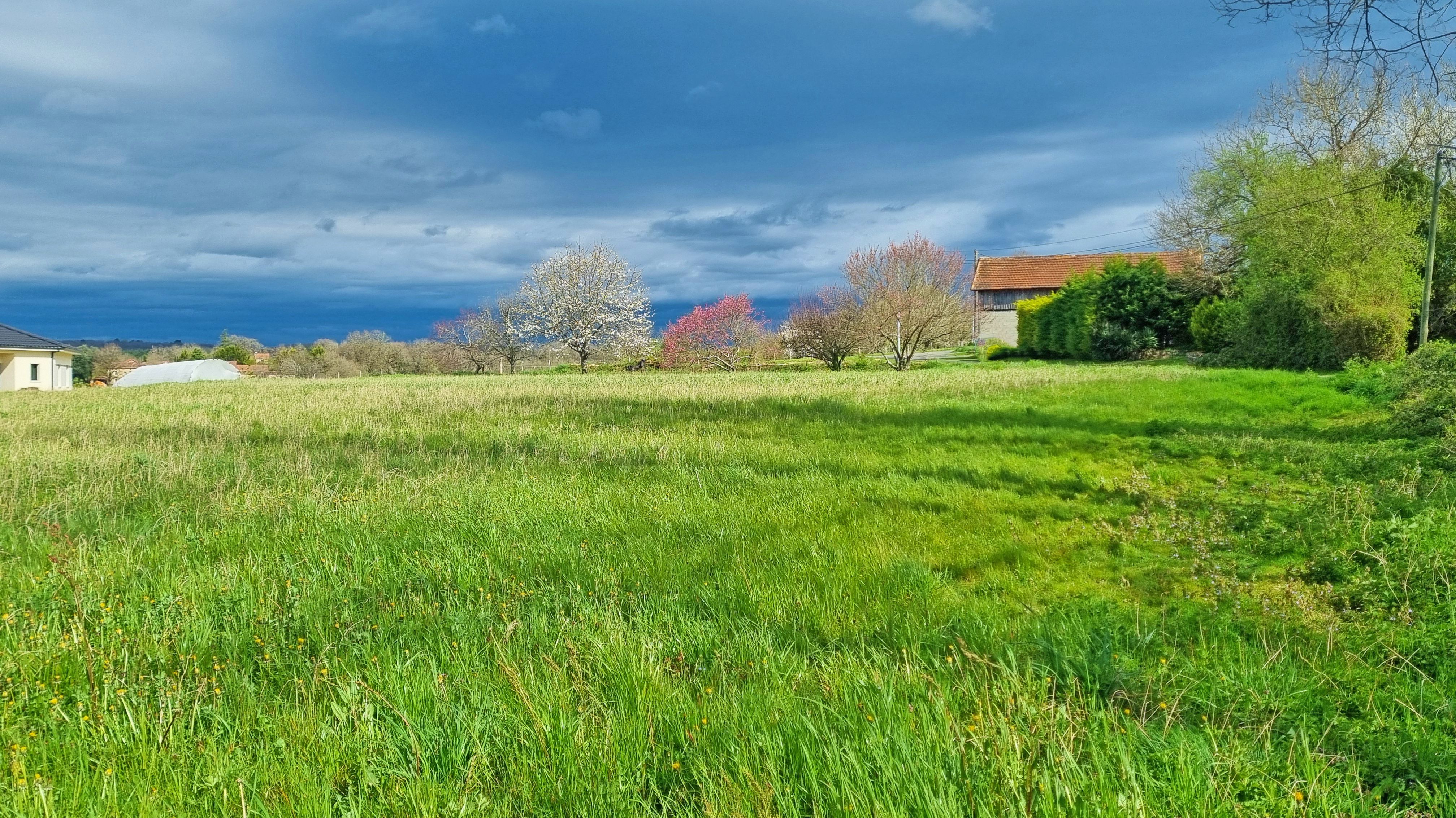 Terrain constructible plat à Chalagnac