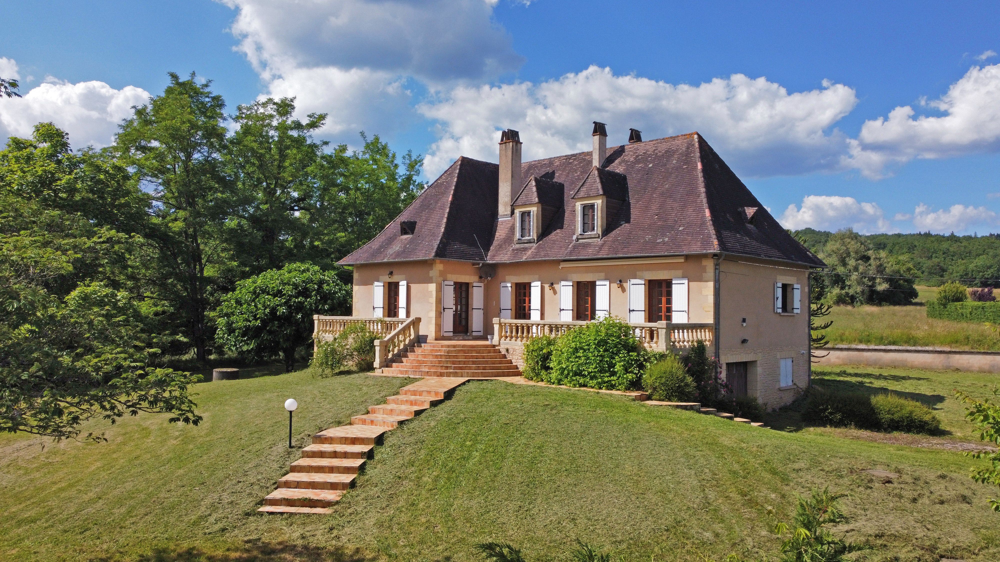 Maison avec piscine au Bugue à Chalagnac