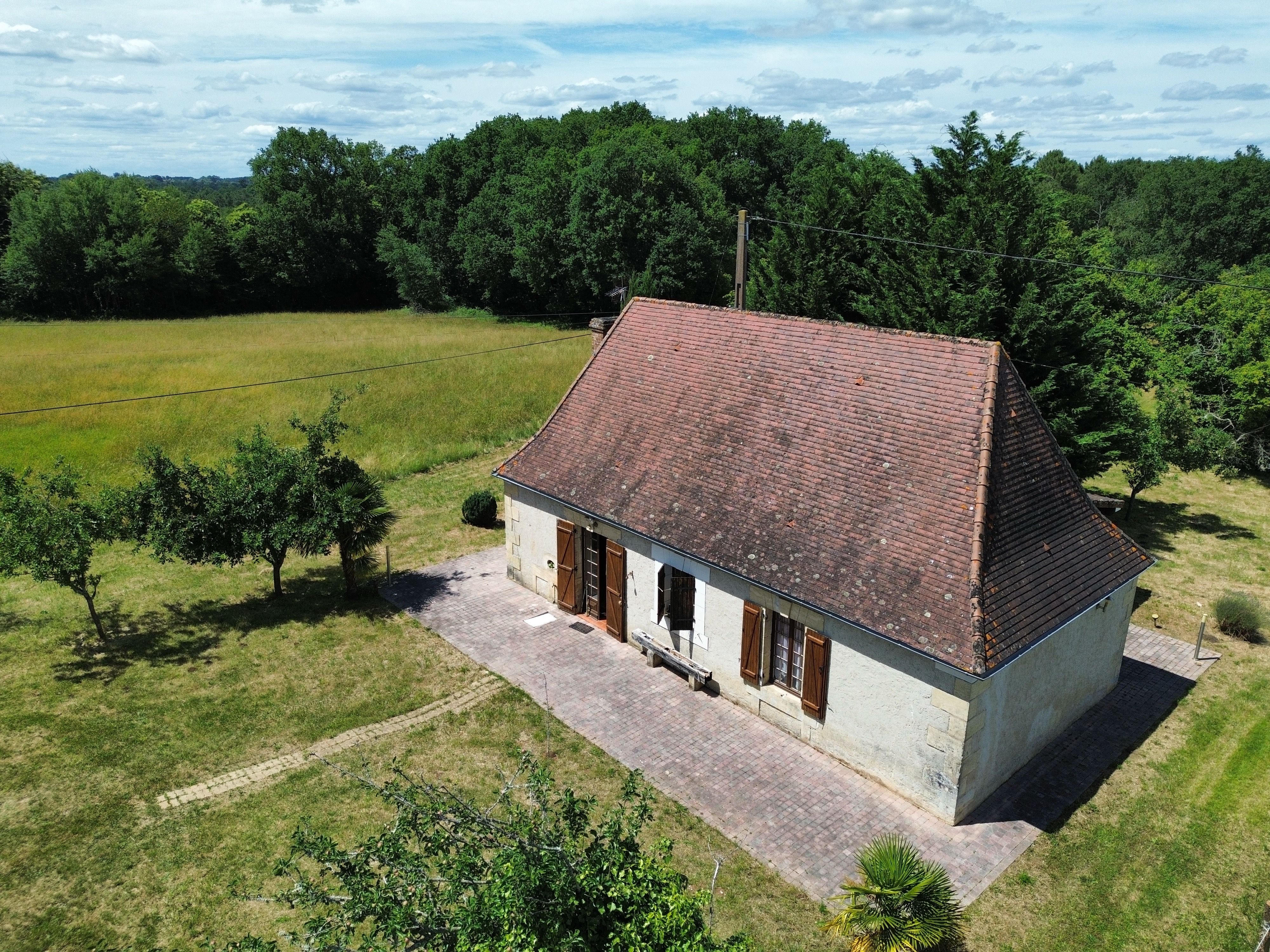 Maison sur 3.5 hectares à Lacropte