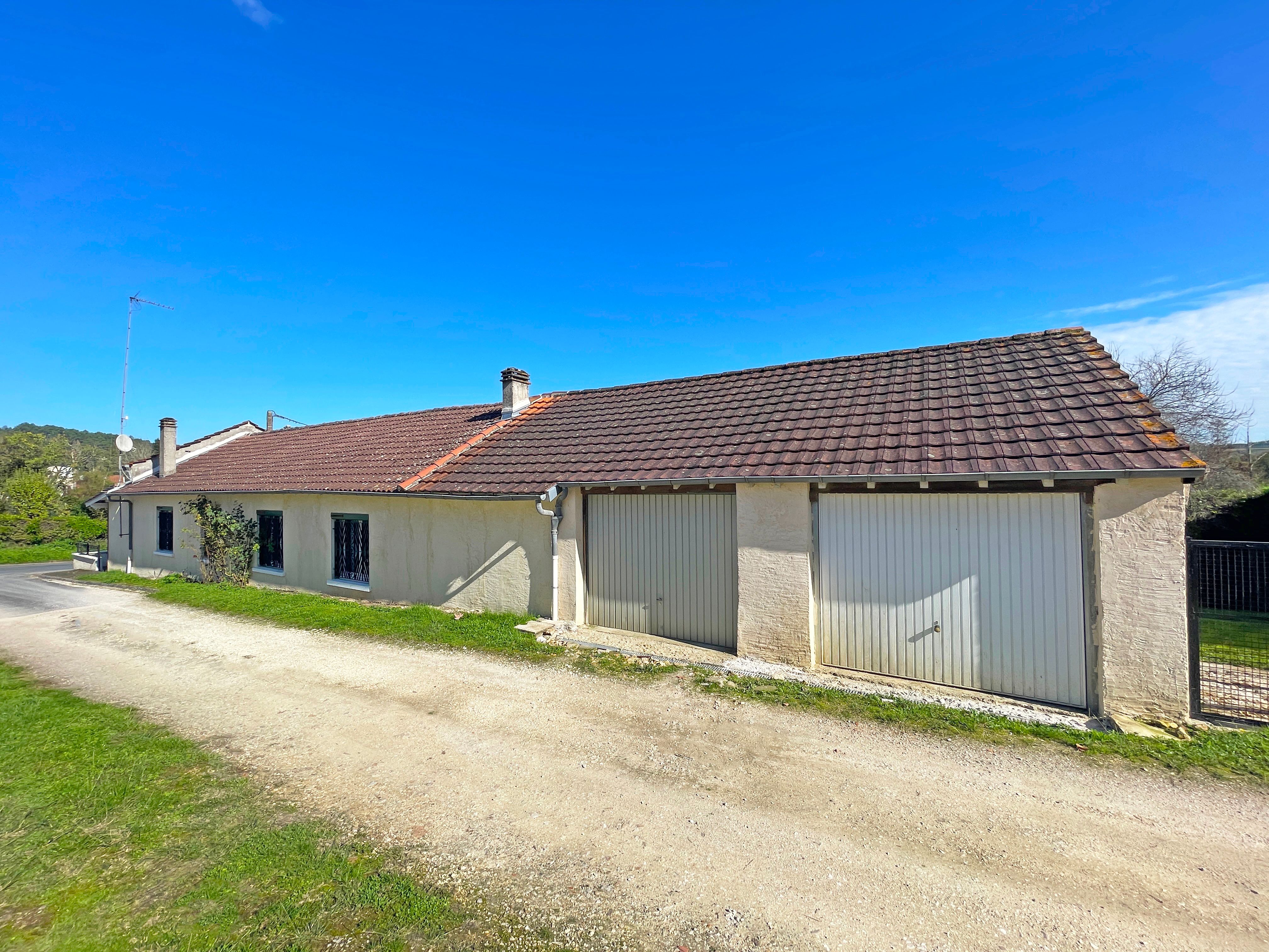 Maison avec double garage à Chalagnac