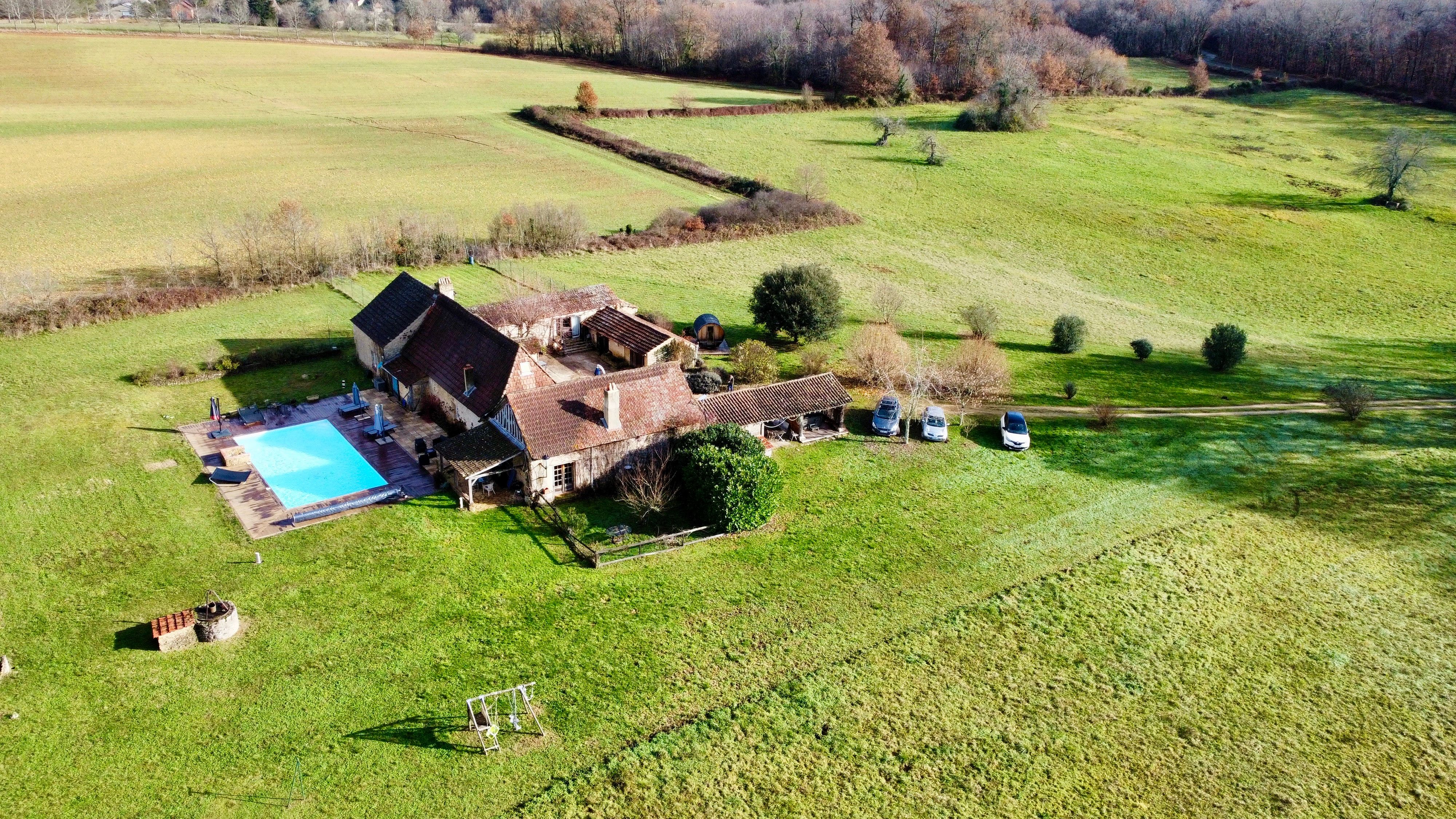 Propriété de 5 hectares sans voisins proches à Val de Louyre et Caudeau