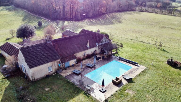 Maison 4 pièces 245 m² · à Val de Louyre et Caudeau · 245 m² · 588 000 €