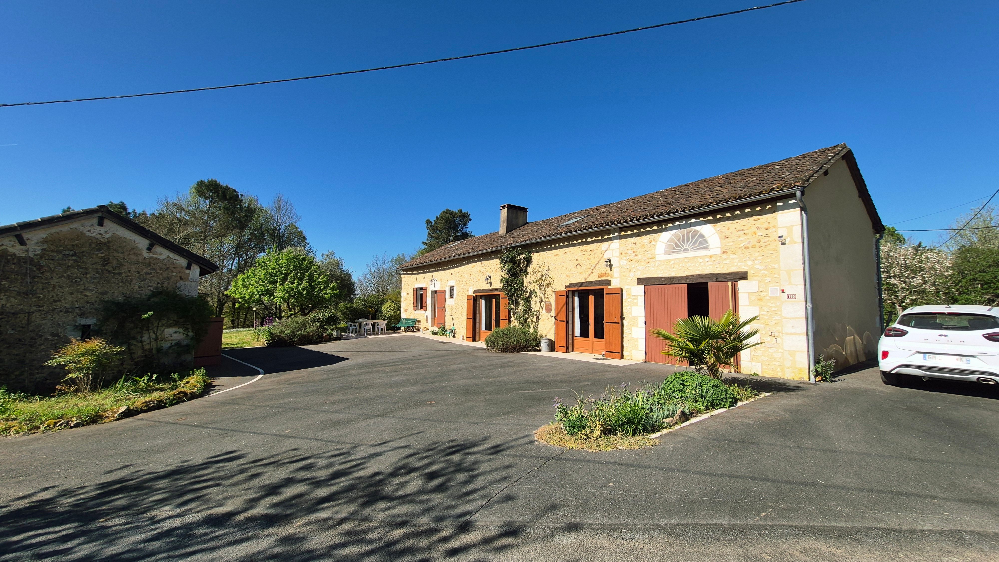 Maison en pierre sans vis à vis à Chalagnac