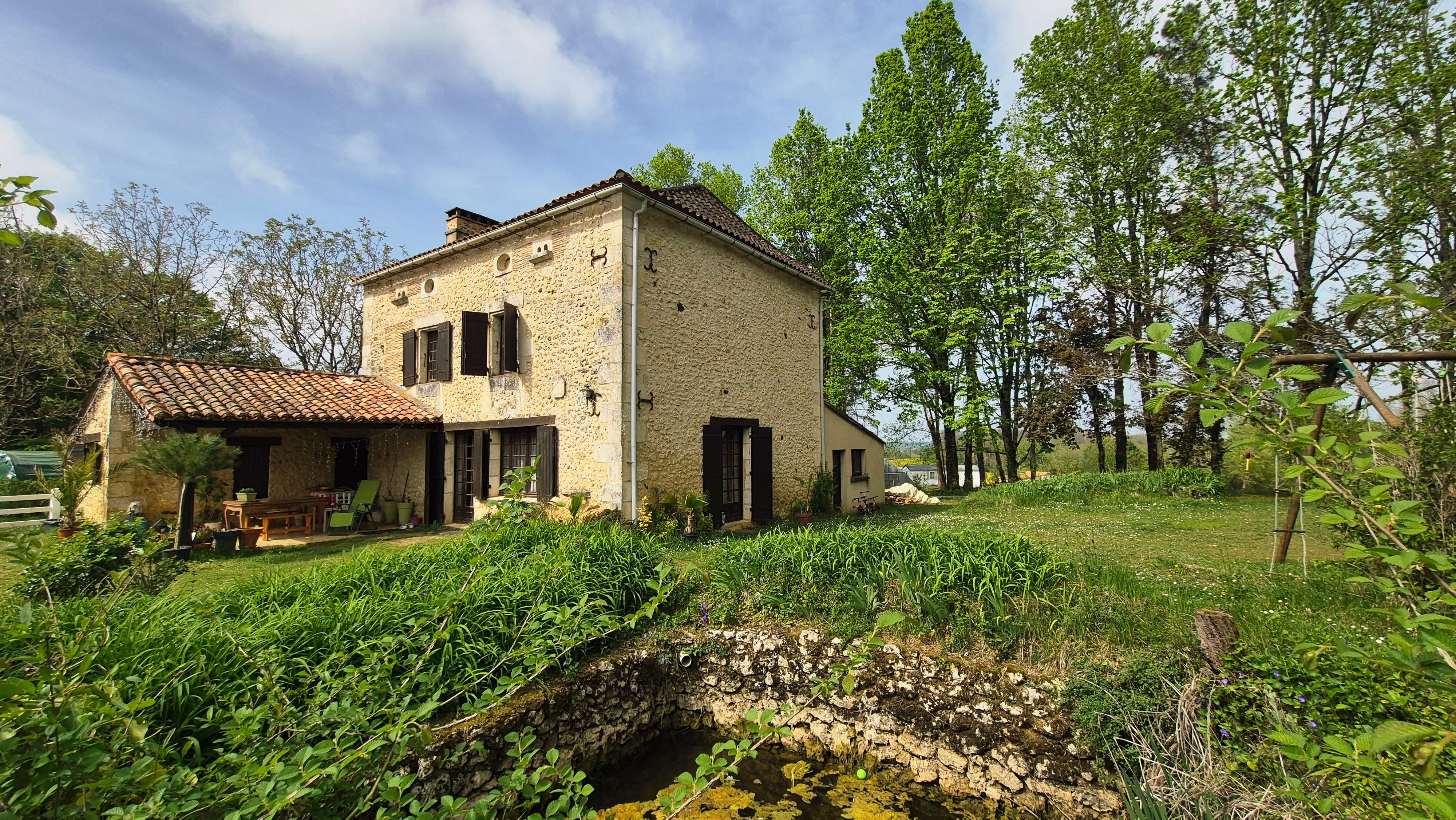 Maison À Vendre à Saint-Amand-de-Vergt