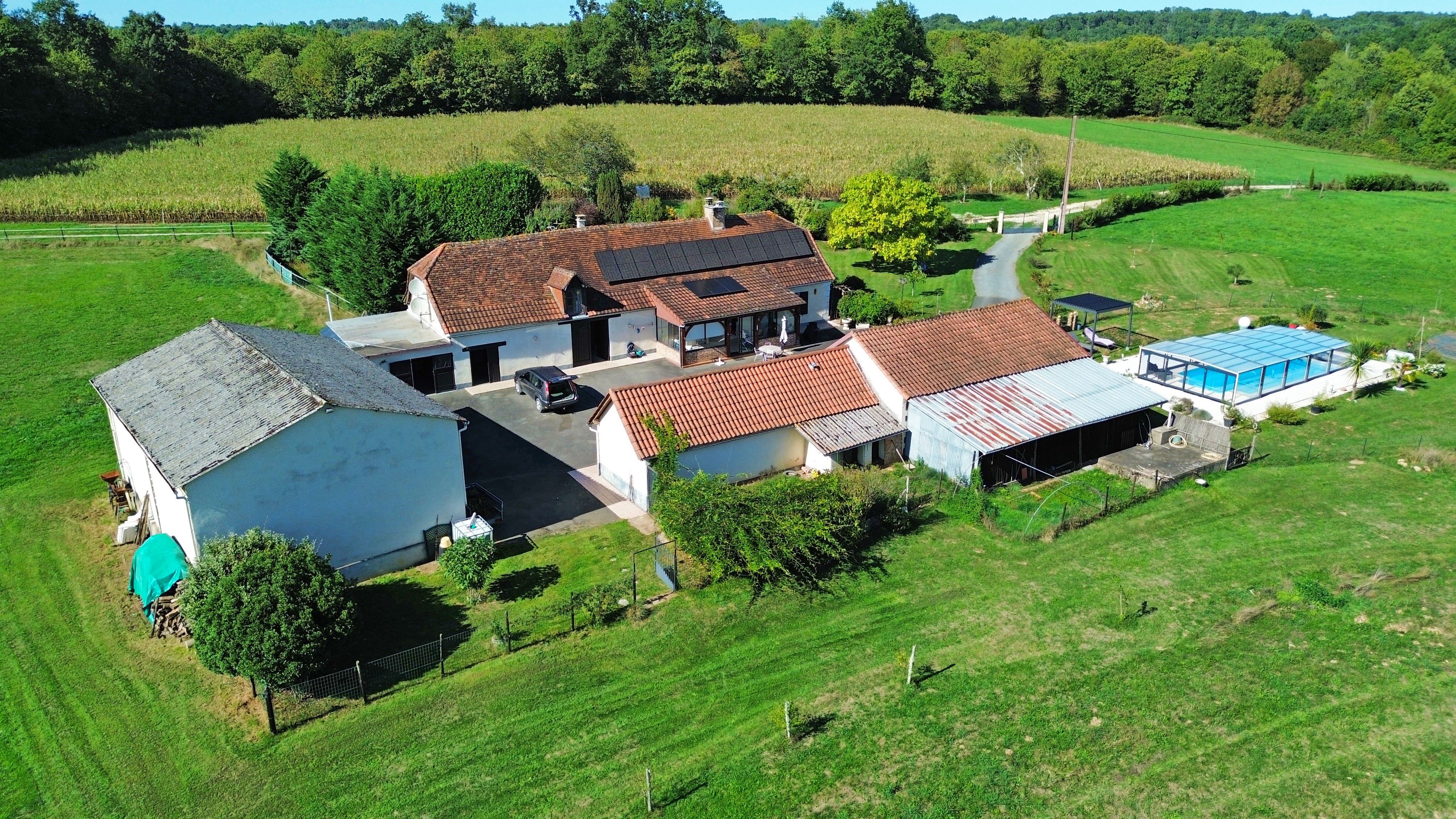 Propriété avec 14 hectares à Chalagnac
