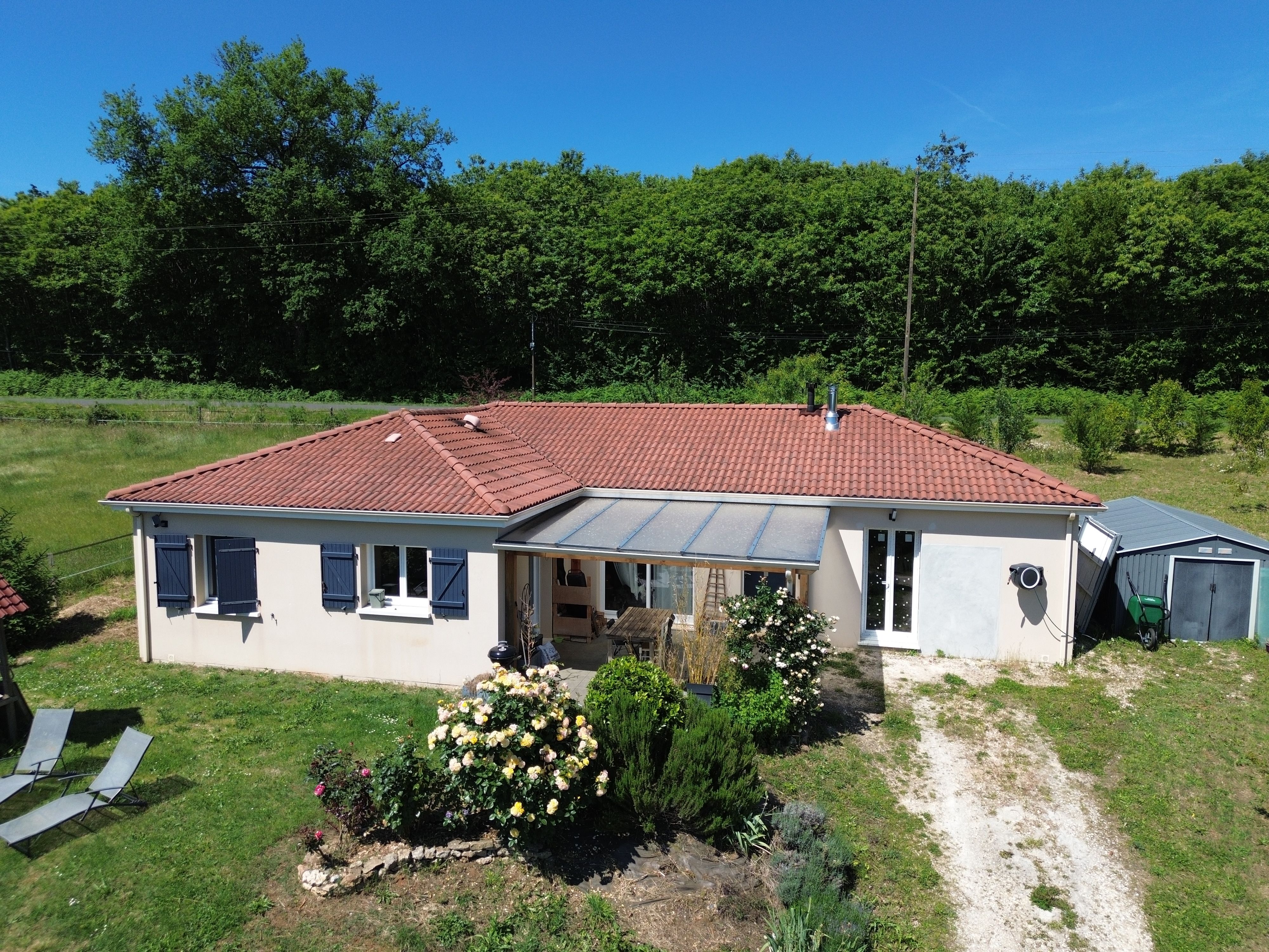Maison récente avec 7 hectares pour vos chevaux à Saint-Michel-de-Villadeix